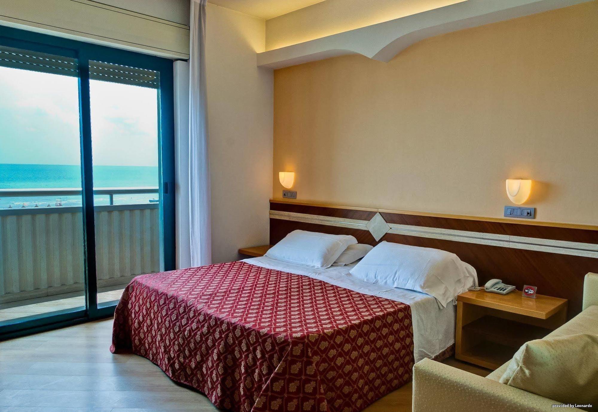 Hotel Europa Beach Village Giulianova Exterior foto
